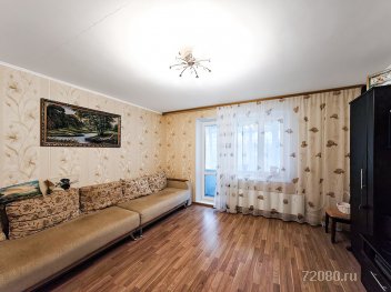 Нягань, 3-комнатная квартира в 3 микрорайоне, 5 дом, 2 этаж, рядом с ТЦ Пассаж, двор рвядом с центральной