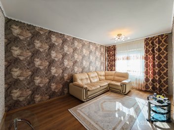 Нягань, 2-комнатная квартира во 2 микрорайоне, 21 дом, 4 этаж, центр города,