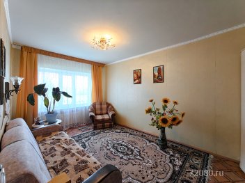 Нягань, 3-комнатная квартира c прилифтовой во 2 микрорайоне, 22 дом, 2 этаж,